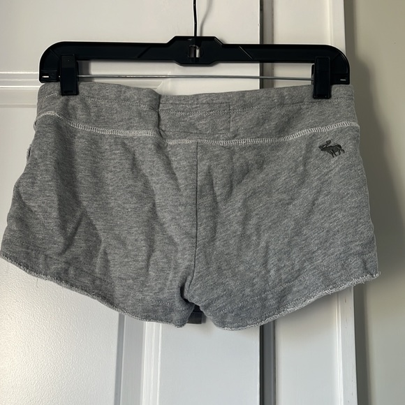 Abercrombie grey shorts - Picture 3 of 5